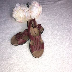 Clark’s size 7 sandals